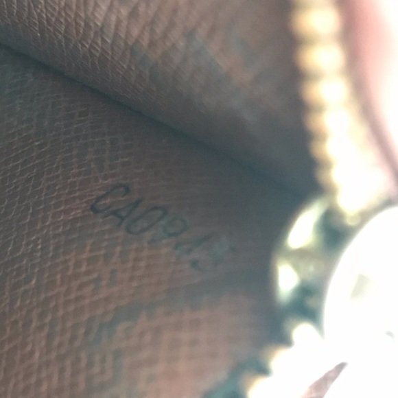 AUTH Louis Vuitton Sarah Wallet CA0945 - Picture 7 of 8